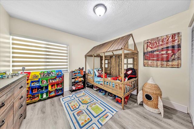 8715 Cleary Boulevard, Plantation, FL 33324