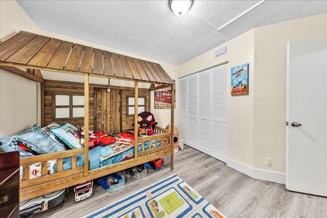 8715 Cleary Boulevard, Plantation, FL 33324