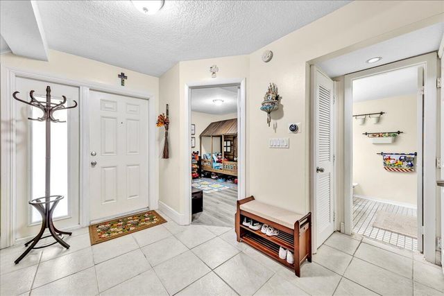 8715 Cleary Boulevard, Plantation, FL 33324