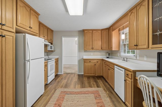 1343 Whiteaker Springs Rd, Cookeville, TN 38506