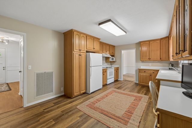 1343 Whiteaker Springs Rd, Cookeville, TN 38506