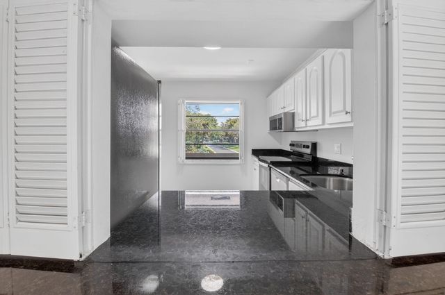 21691 Cypress Road 16b, Boca Raton, FL 33433