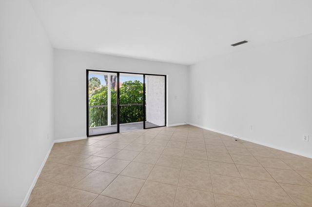 21691 Cypress Road 16b, Boca Raton, FL 33433