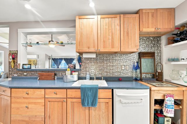 58 Cape Cod Avenue, Plymouth, MA 02360