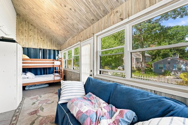 58 Cape Cod Avenue, Plymouth, MA 02360