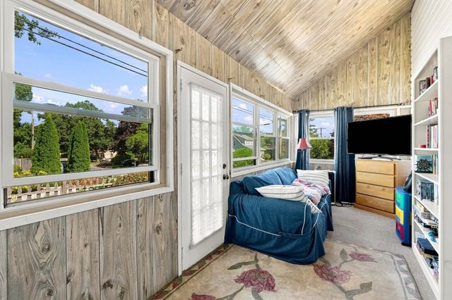 58 Cape Cod Avenue, Plymouth, MA 02360