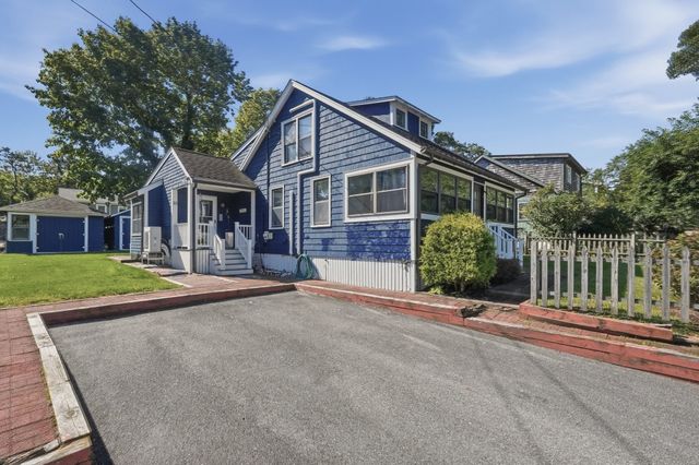58 Cape Cod Avenue, Plymouth, MA 02360