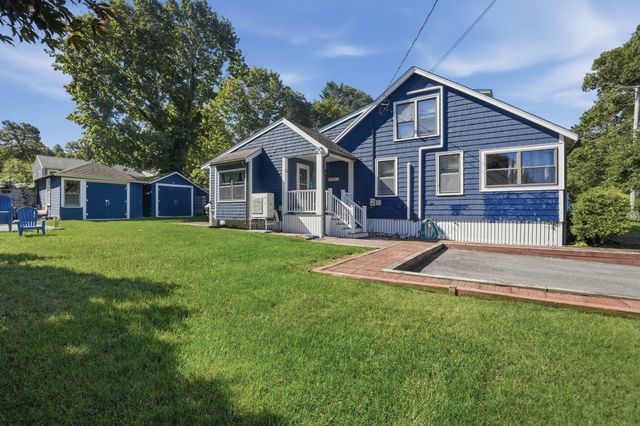 58 Cape Cod Avenue, Plymouth, MA 02360