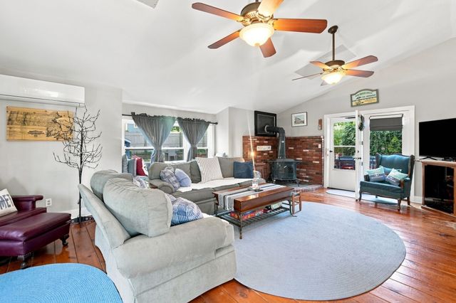 58 Cape Cod Avenue, Plymouth, MA 02360
