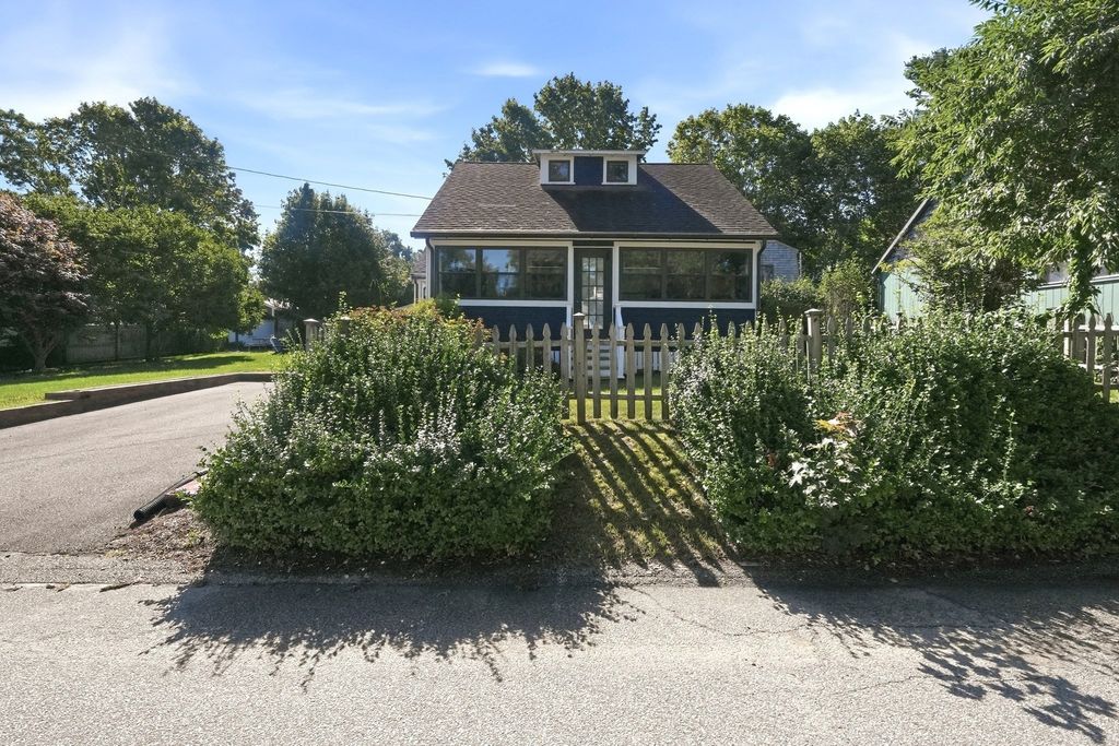 58 Cape Cod Avenue, Plymouth, MA 02360