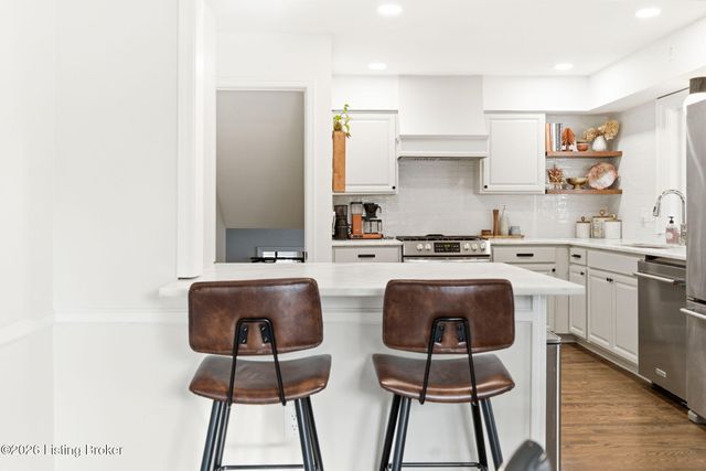 501 Brookview Rd, Louisville, KY 40207