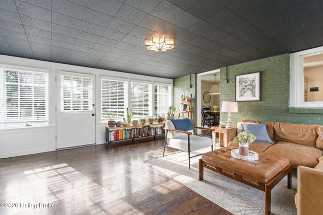 501 Brookview Rd, Louisville, KY 40207