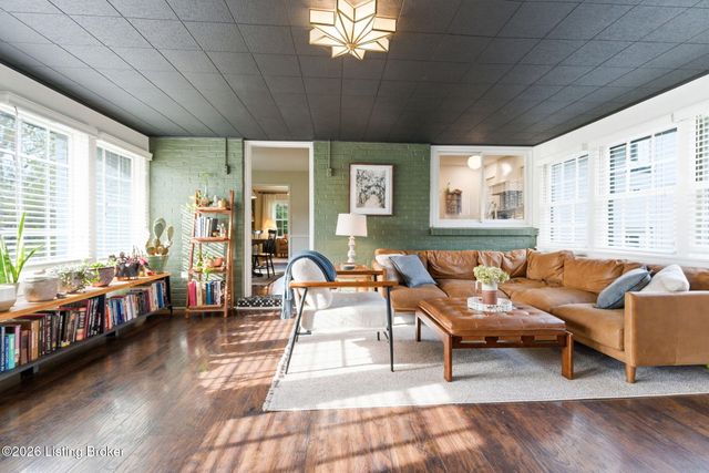 501 Brookview Rd, Louisville, KY 40207