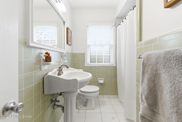 501 Brookview Rd, Louisville, KY 40207