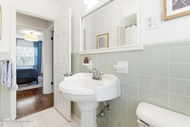 501 Brookview Rd, Louisville, KY 40207