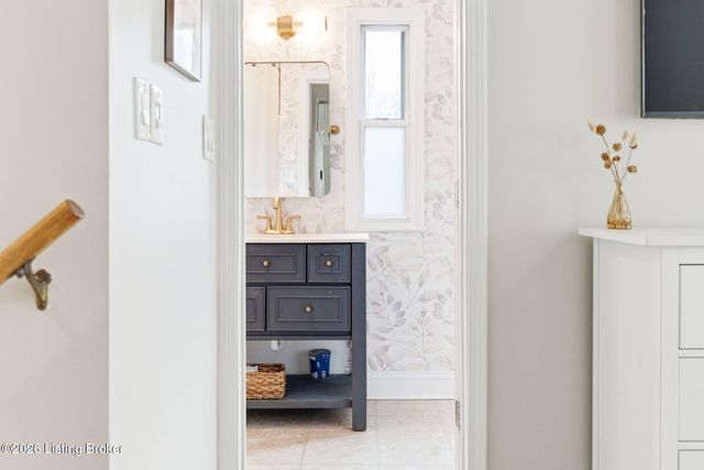 501 Brookview Rd, Louisville, KY 40207