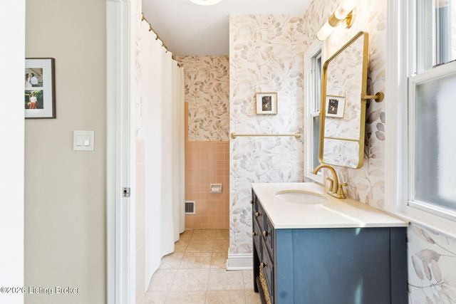 501 Brookview Rd, Louisville, KY 40207