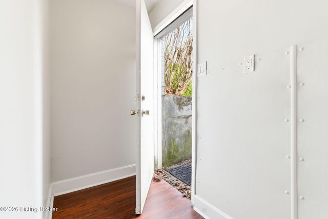 501 Brookview Rd, Louisville, KY 40207