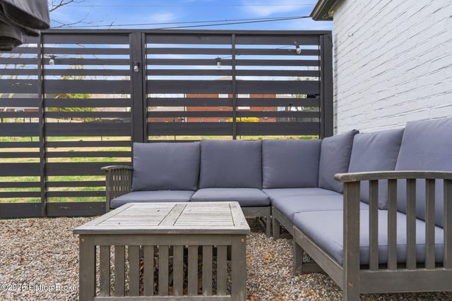 501 Brookview Rd, Louisville, KY 40207