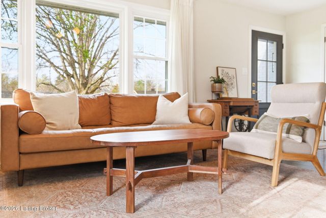 501 Brookview Rd, Louisville, KY 40207