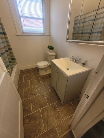 1415 Lombardy Street A, Houston, TX 77023