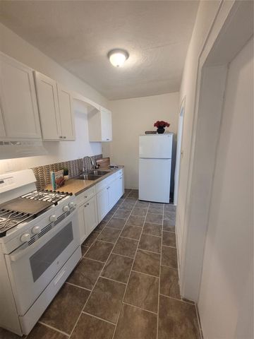 1415 Lombardy Street A, Houston, TX 77023