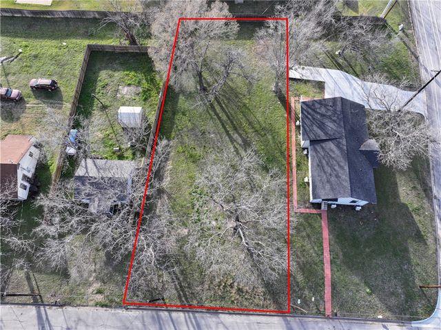 806 North Washington Avenue, Bryan, TX 77803