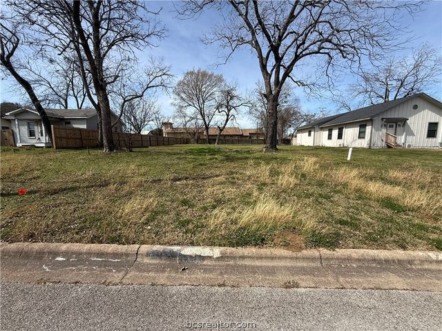 806 North Washington Avenue, Bryan, TX 77803