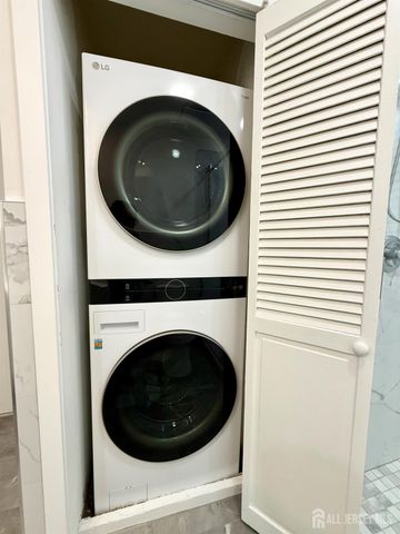 263 Crosspointe Drive, East Brunswick, NJ 08816