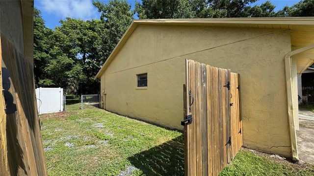 762 KINGS COVE COURT, Orlando, FL 32807