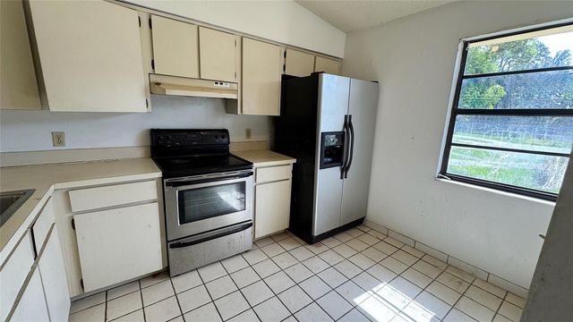 762 KINGS COVE COURT, Orlando, FL 32807