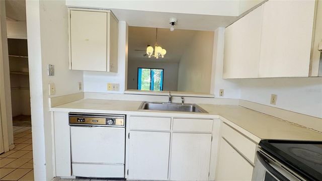 762 KINGS COVE COURT, Orlando, FL 32807