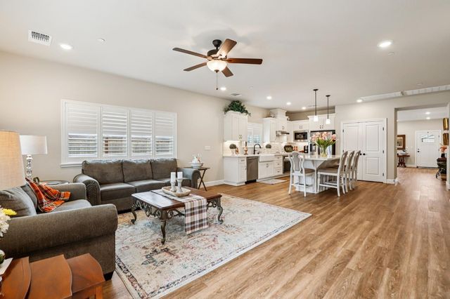 1124 Palmer Rd, Galt, CA 95632