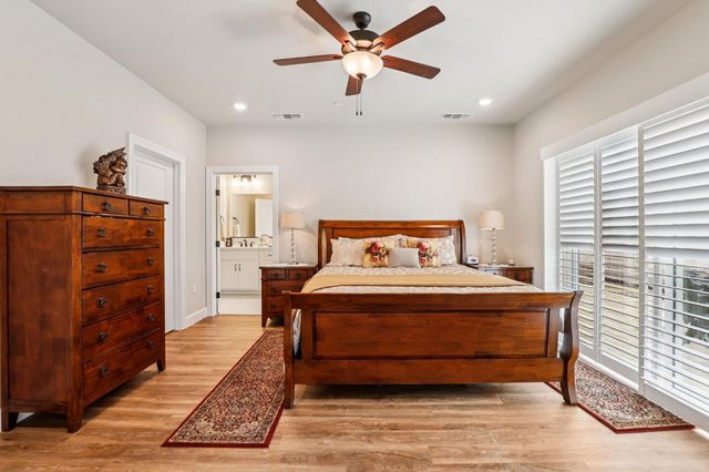 1124 Palmer Rd, Galt, CA 95632