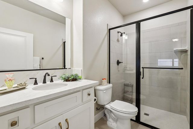 1124 Palmer Rd, Galt, CA 95632