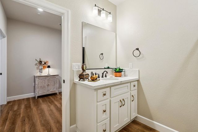 1124 Palmer Rd, Galt, CA 95632