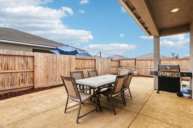 1124 Palmer Rd, Galt, CA 95632