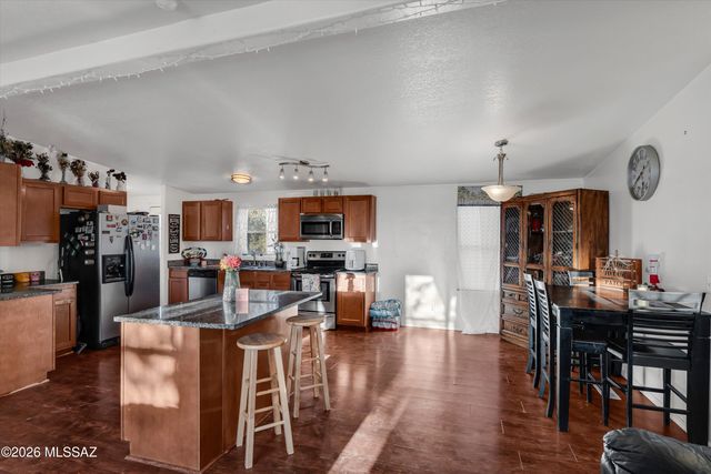 7731 N Steele Drive, Tucson, AZ 85743