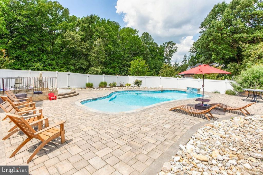 Image 6 of property listing at 3135 LEOLA HELEN WAY, Huntingtown, MD 20639