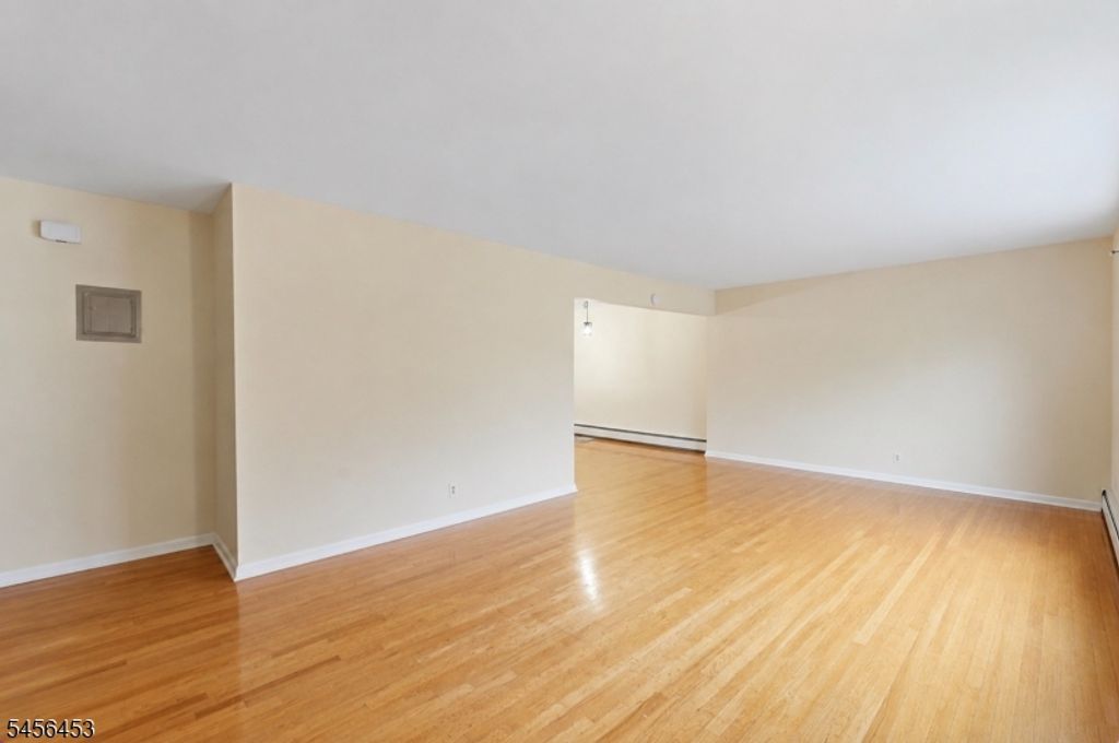 7 Colonial Dr E, Little Falls Twp., NJ 07424 — photo 3