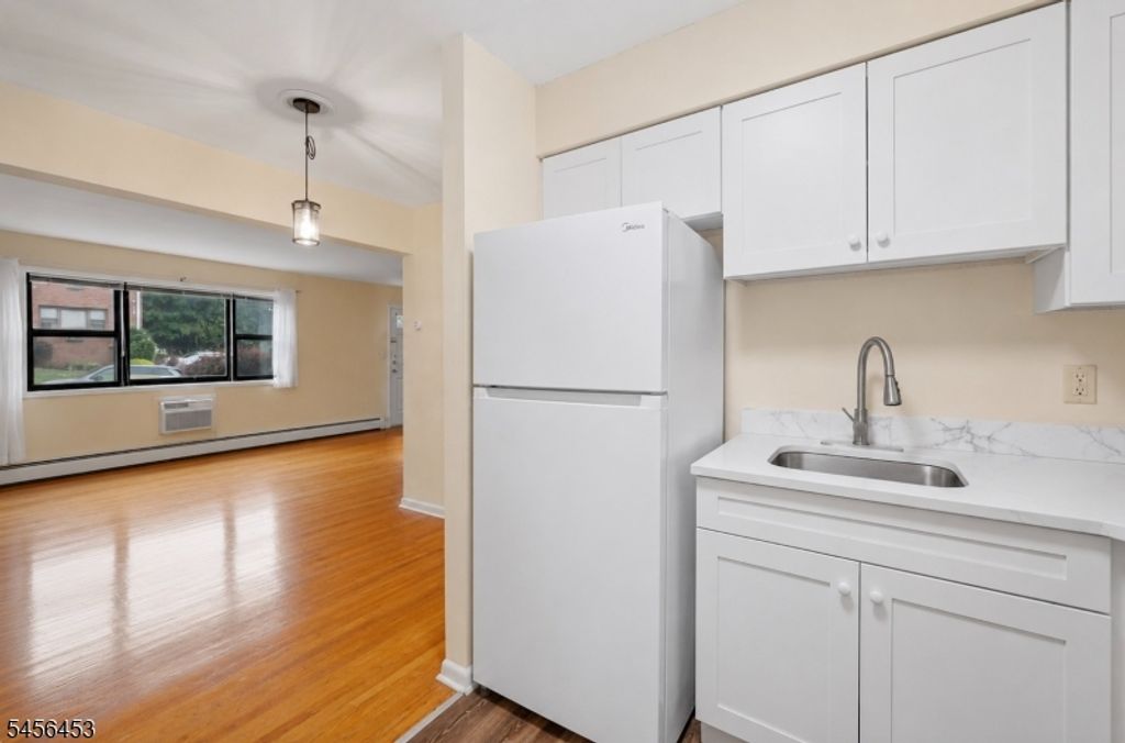 7 Colonial Dr E, Little Falls Twp., NJ 07424 — photo 5