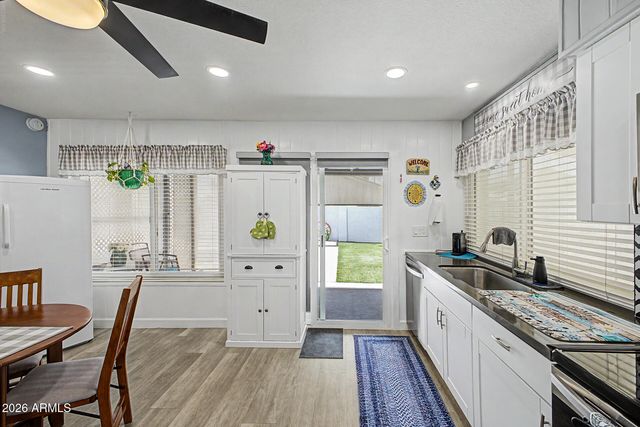 2203 W EL Moro Avenue, Mesa, AZ 85202