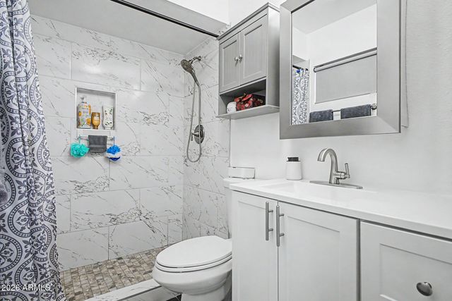 2203 W EL Moro Avenue, Mesa, AZ 85202