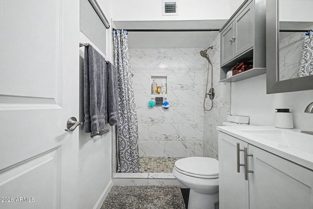 2203 W EL Moro Avenue, Mesa, AZ 85202