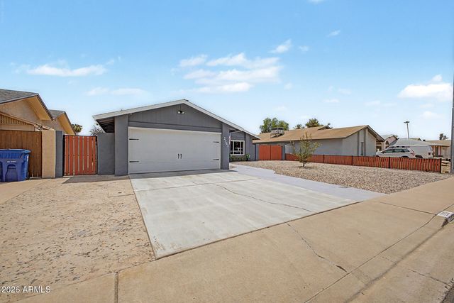 2203 W EL Moro Avenue, Mesa, AZ 85202