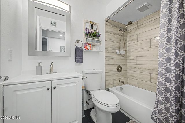 2203 W EL Moro Avenue, Mesa, AZ 85202