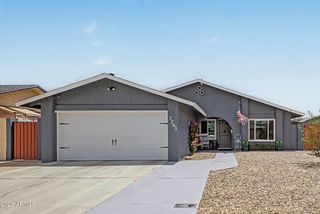 2203 W EL Moro Avenue, Mesa, AZ 85202