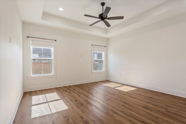 800 Forward Pass Drive, Hewitt, TX 76643