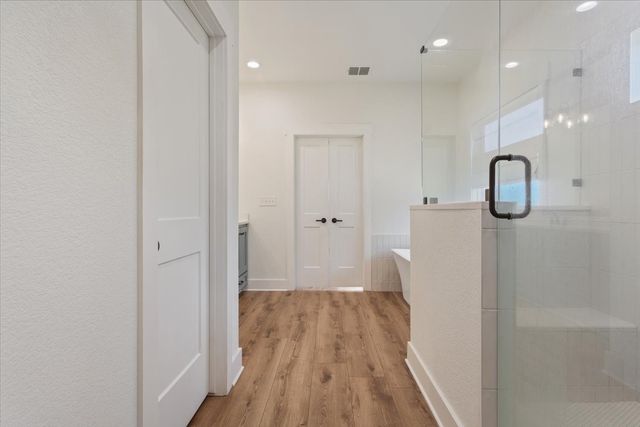 800 Forward Pass Drive, Hewitt, TX 76643