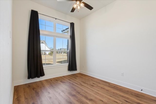 800 Forward Pass Drive, Hewitt, TX 76643